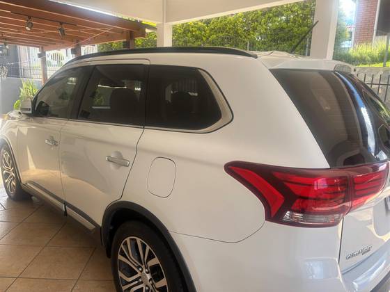 MITSUBISHI OUTLANDER 2.2 4X4 16V DIESEL 4P AUTOMÁTICO